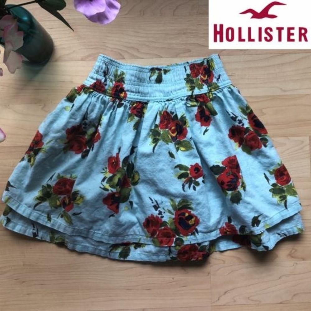 Hollister floral miniskirt size XS